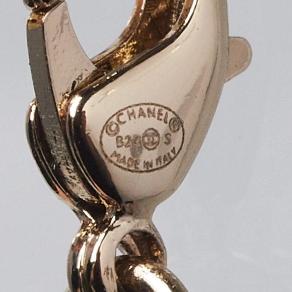 Chanel Gold Metal Faux Pearl and Chain Flap Bag Necklace - Picture 5 of 6